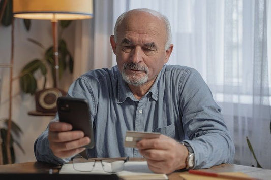 Seniorentelefoon kopen? Lees onze aankooptips | Dé Online Medische Webshop