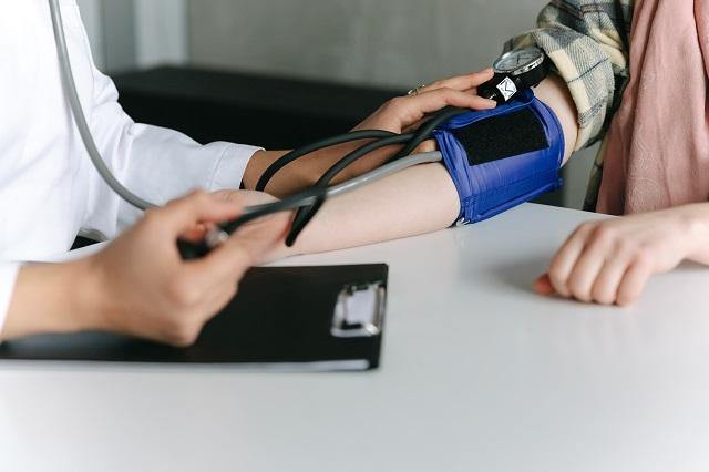 Wat is hoge bloeddruk? (Hypertensie) | Dé Online Medische Webshop